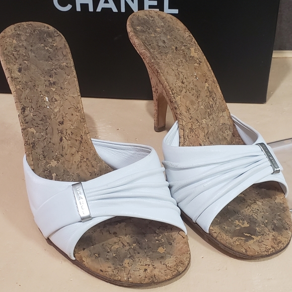 1️⃣8️⃣0️⃣Chanel heel sandals authentic - Picture 2 of 10